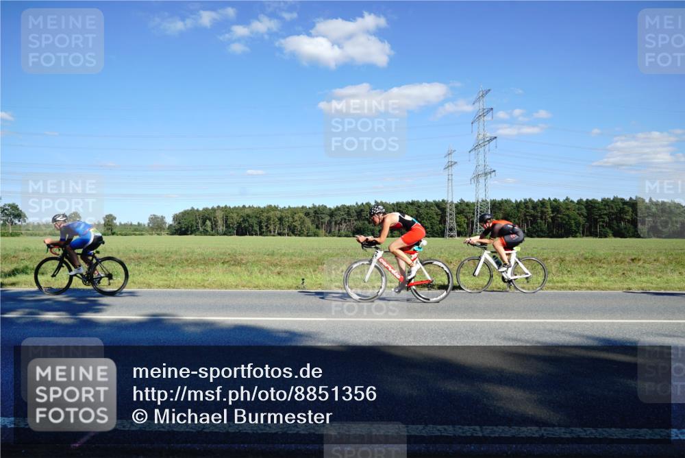 07.09.2025 - 19. Norderstedt Triathlon Michael Burmester http://msf.ph/oto/8851356 07.09.2025 15:41:48 Radfahren 870, 956, 1435 meine-sportfotos.de