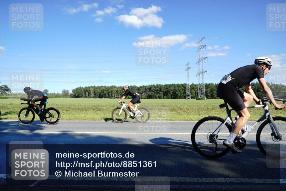 07.09.2025 - 19. Norderstedt Triathlon Michael Burmester http://msf.ph/oto/8851361 07.09.2025 15:41:49 Radfahren 870, 956, 1435 meine-sportfotos.de