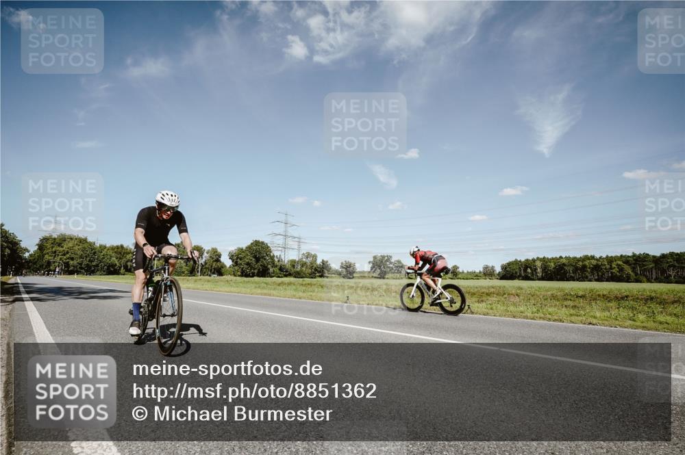 07.09.2025 - 19. Norderstedt Triathlon Michael Burmester http://msf.ph/oto/8851362 07.09.2025 14:24:32 Radfahren 1406 meine-sportfotos.de