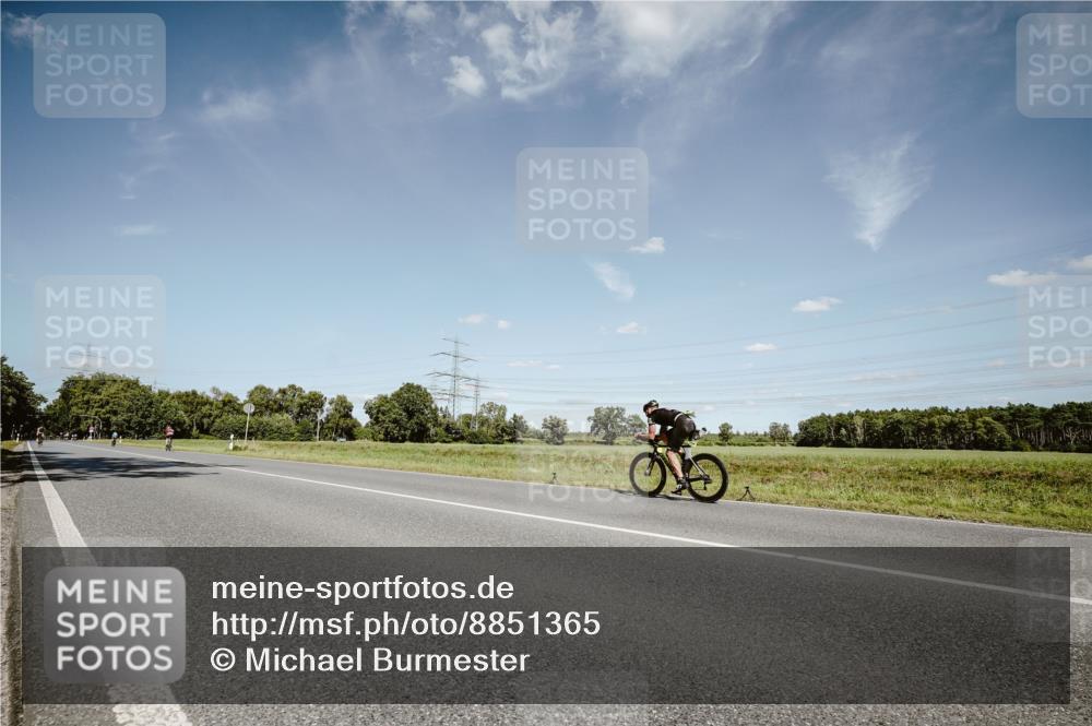 07.09.2025 - 19. Norderstedt Triathlon Michael Burmester http://msf.ph/oto/8851365 07.09.2025 14:24:36 Radfahren  meine-sportfotos.de