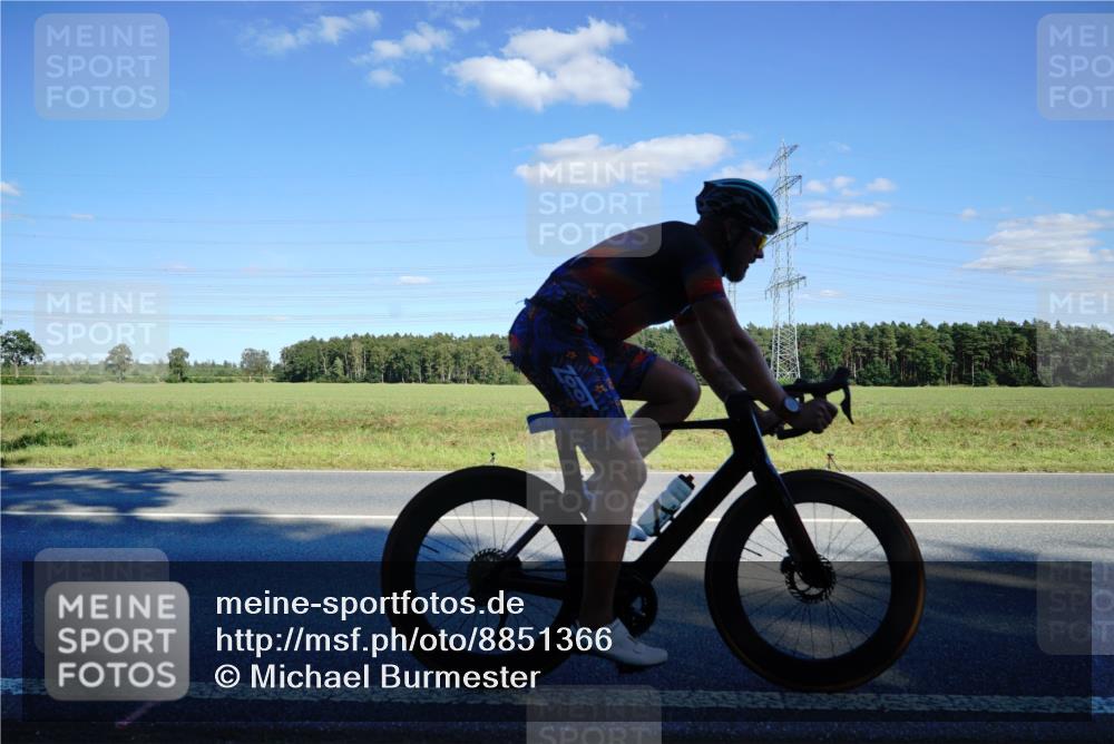 07.09.2025 - 19. Norderstedt Triathlon Michael Burmester http://msf.ph/oto/8851366 07.09.2025 15:41:50 Radfahren 487, 870, 878, 956, 1435 meine-sportfotos.de