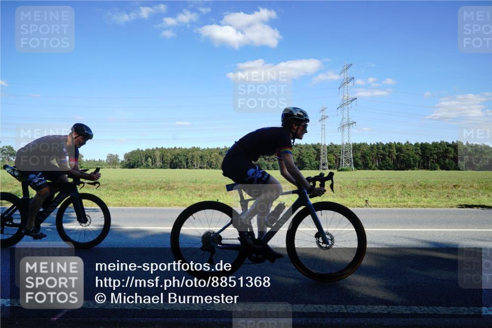 07.09.2025 - 19. Norderstedt Triathlon Michael Burmester http://msf.ph/oto/8851368 07.09.2025 15:41:52 Radfahren 365, 432, 487, 499, 870, 878, 956, 1435 meine-sportfotos.de