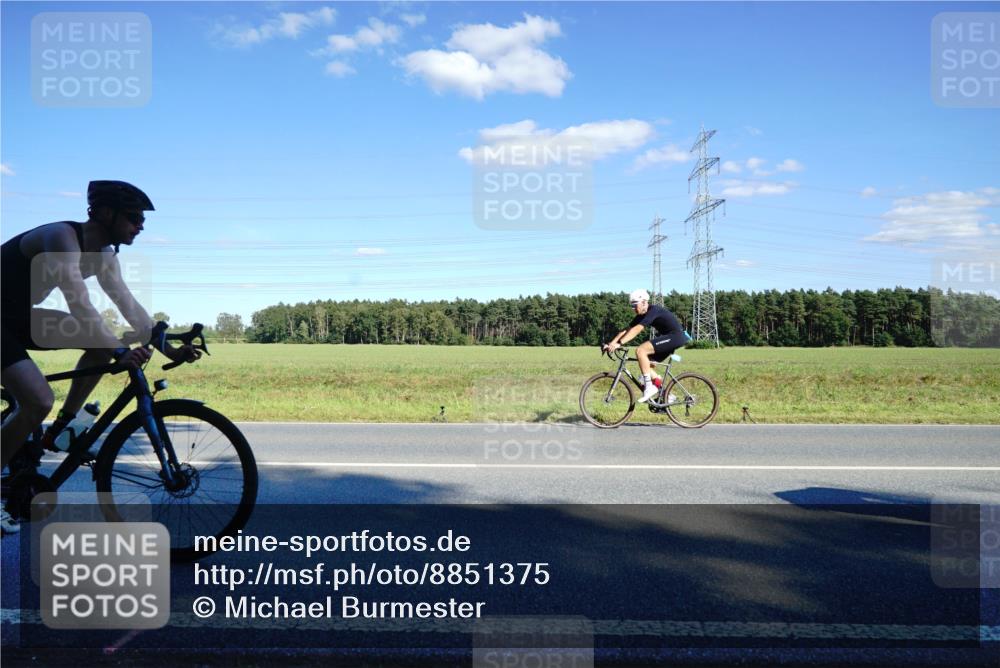 07.09.2025 - 19. Norderstedt Triathlon Michael Burmester http://msf.ph/oto/8851375 07.09.2025 15:41:55 Radfahren 365, 432, 465, 487, 499, 871, 878, 889, 1547 meine-sportfotos.de