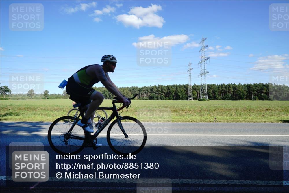 07.09.2025 - 19. Norderstedt Triathlon Michael Burmester http://msf.ph/oto/8851380 07.09.2025 15:41:56 Radfahren 365, 432, 465, 487, 499, 540, 871, 878, 889, 1547 meine-sportfotos.de