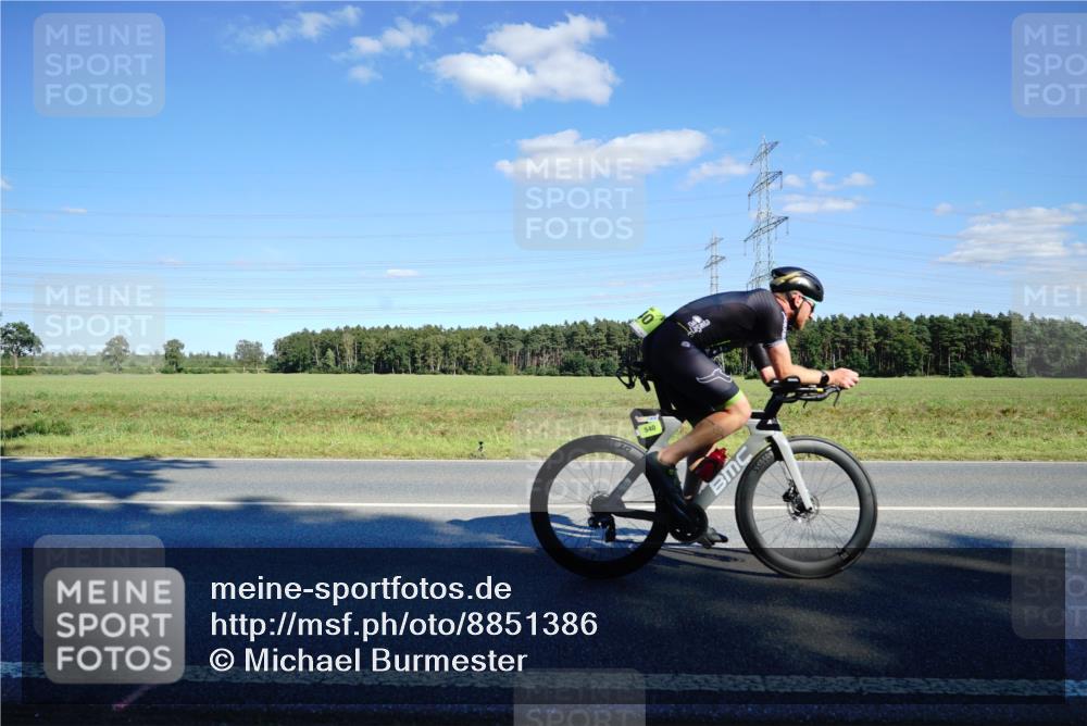 07.09.2025 - 19. Norderstedt Triathlon Michael Burmester http://msf.ph/oto/8851386 07.09.2025 15:41:58 Radfahren 365, 465, 499, 540, 871, 889, 1547 meine-sportfotos.de