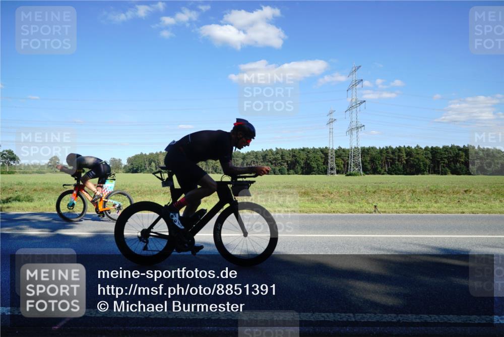 07.09.2025 - 19. Norderstedt Triathlon Michael Burmester http://msf.ph/oto/8851391 07.09.2025 15:42:01 Radfahren 540, 951, 1547 meine-sportfotos.de