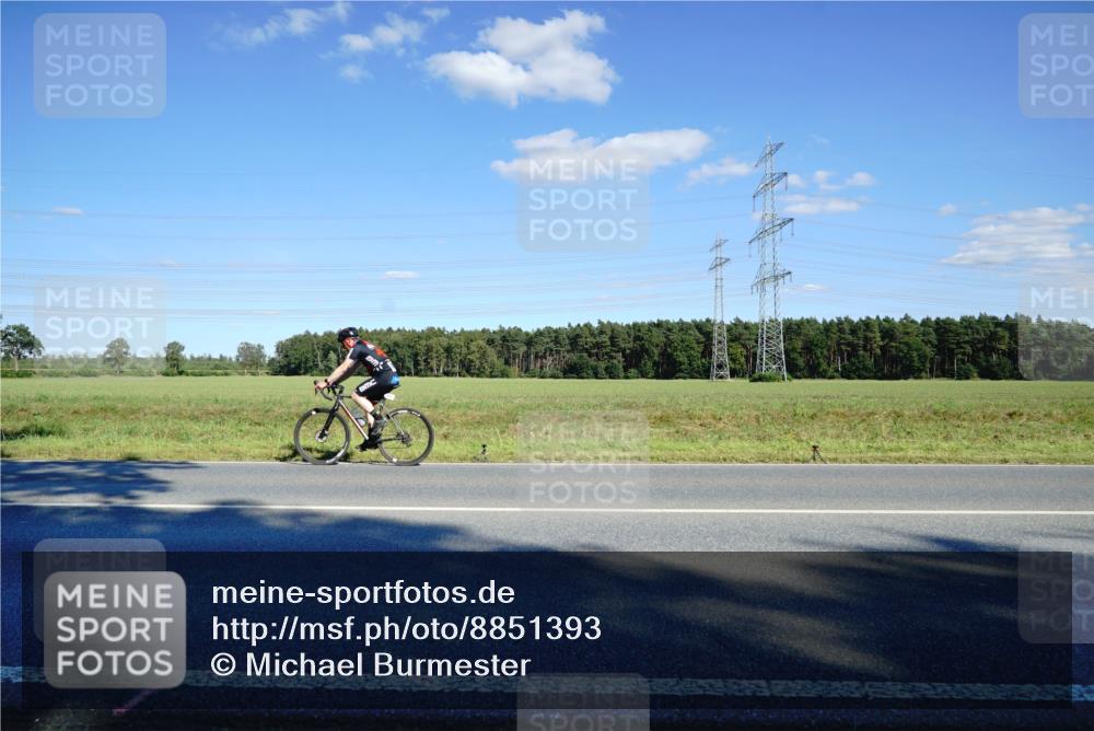07.09.2025 - 19. Norderstedt Triathlon Michael Burmester http://msf.ph/oto/8851393 07.09.2025 15:42:07 Radfahren  meine-sportfotos.de