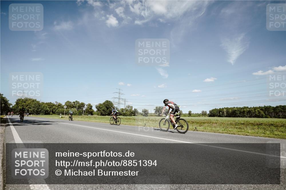07.09.2025 - 19. Norderstedt Triathlon Michael Burmester http://msf.ph/oto/8851394 07.09.2025 14:24:59 Radfahren 1037, 1466 meine-sportfotos.de