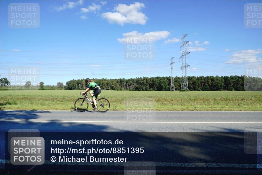 07.09.2025 - 19. Norderstedt Triathlon Michael Burmester http://msf.ph/oto/8851395 07.09.2025 15:42:09 Radfahren  meine-sportfotos.de