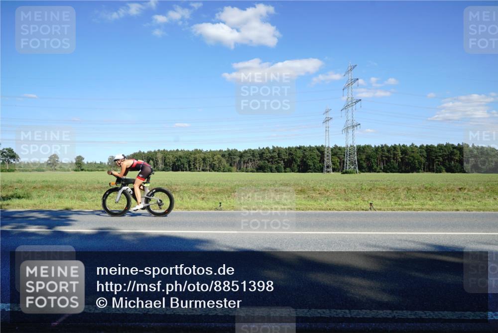 07.09.2025 - 19. Norderstedt Triathlon Michael Burmester http://msf.ph/oto/8851398 07.09.2025 15:42:10 Radfahren  meine-sportfotos.de