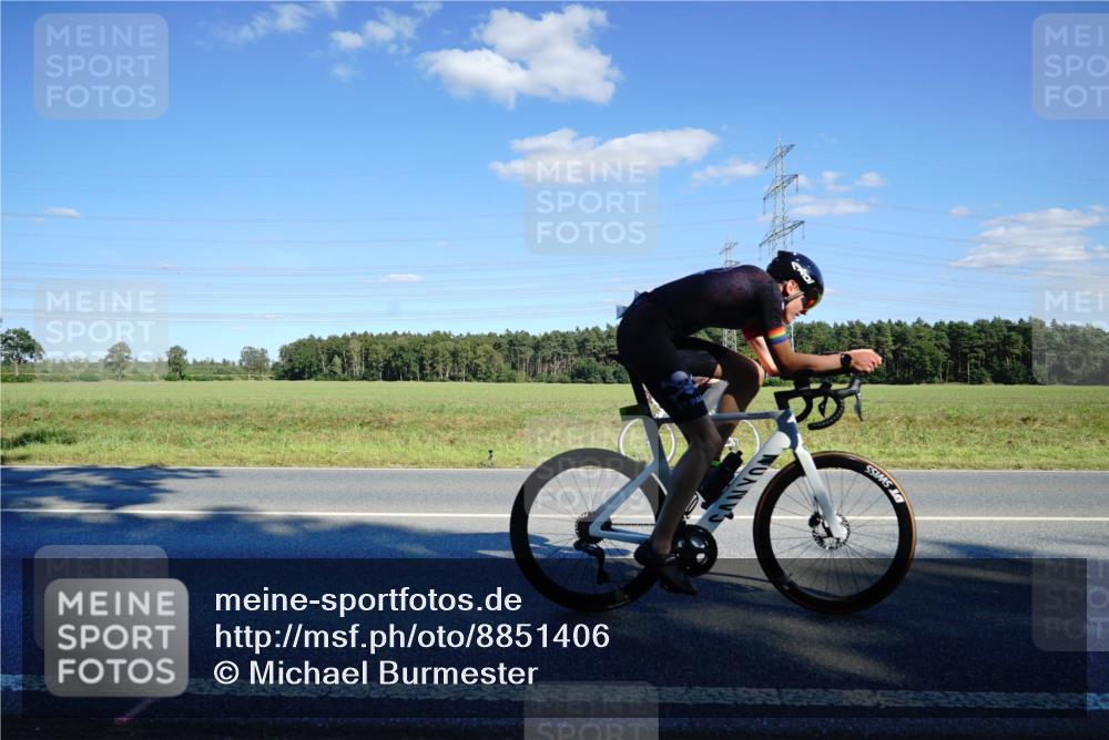 07.09.2025 - 19. Norderstedt Triathlon Michael Burmester http://msf.ph/oto/8851406 07.09.2025 15:42:16 Radfahren 494, 512, 1479, 1530 meine-sportfotos.de