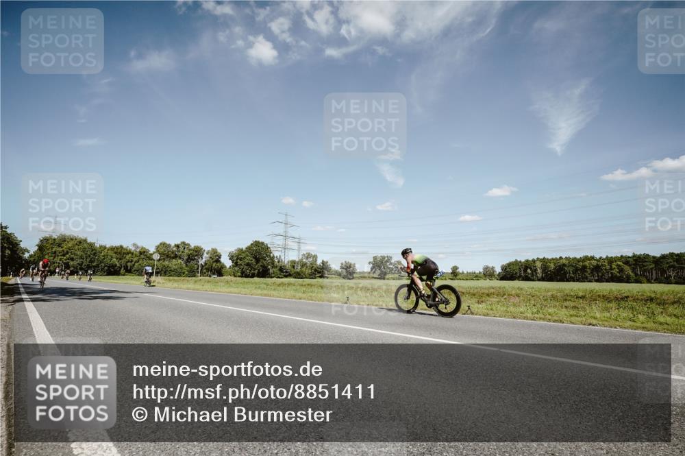 07.09.2025 - 19. Norderstedt Triathlon Michael Burmester http://msf.ph/oto/8851411 07.09.2025 14:25:05 Radfahren 908, 1019 meine-sportfotos.de