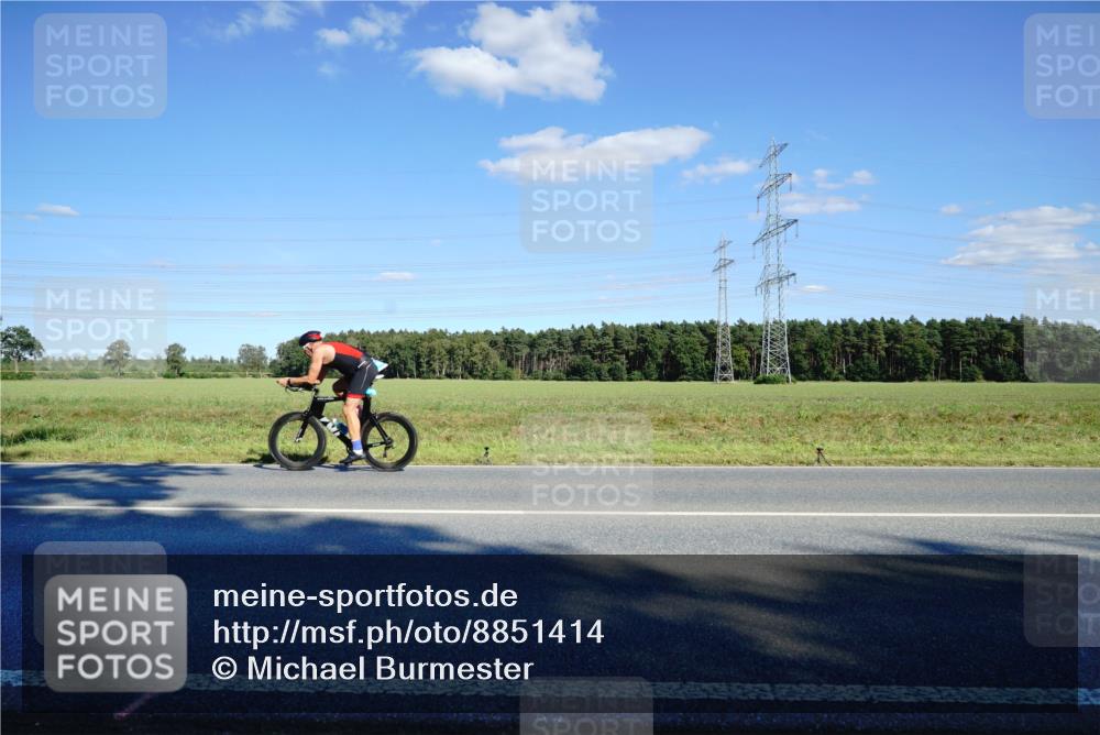 07.09.2025 - 19. Norderstedt Triathlon Michael Burmester http://msf.ph/oto/8851414 07.09.2025 15:42:24 Radfahren  meine-sportfotos.de