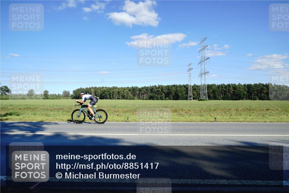 07.09.2025 - 19. Norderstedt Triathlon Michael Burmester http://msf.ph/oto/8851417 07.09.2025 15:42:26 Radfahren 1537 meine-sportfotos.de