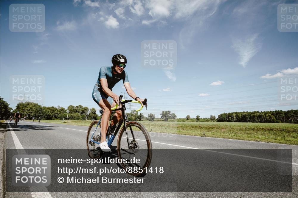 07.09.2025 - 19. Norderstedt Triathlon Michael Burmester http://msf.ph/oto/8851418 07.09.2025 14:25:10 Radfahren 908, 1017, 1478 meine-sportfotos.de