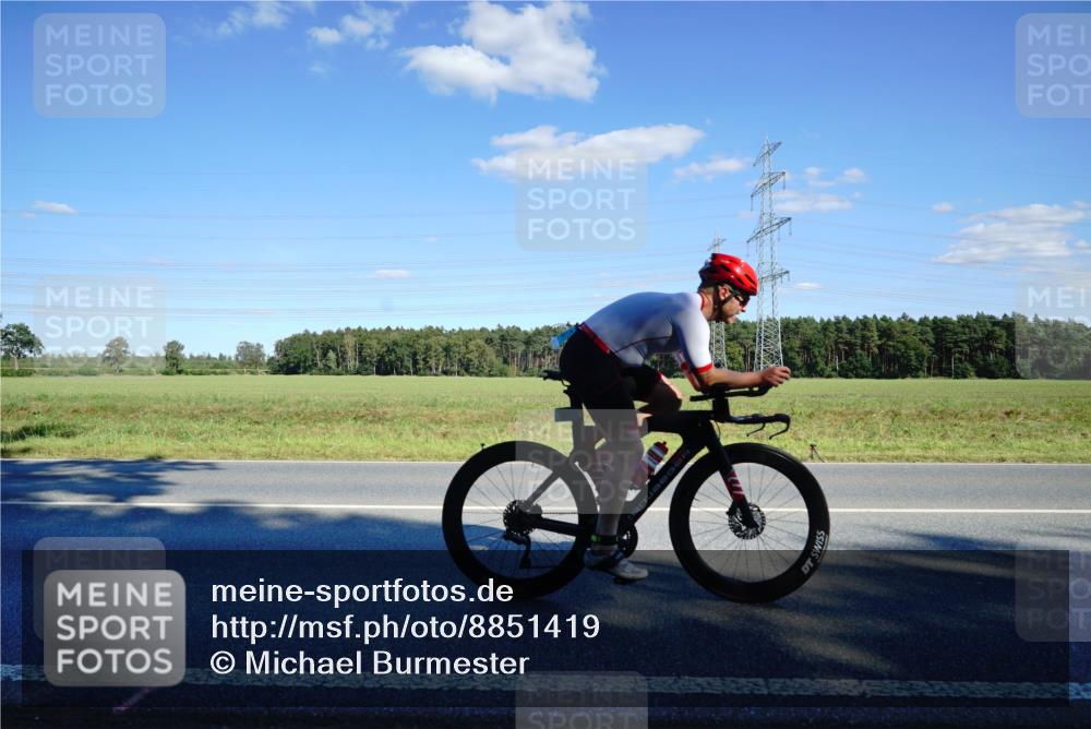 07.09.2025 - 19. Norderstedt Triathlon Michael Burmester http://msf.ph/oto/8851419 07.09.2025 15:42:27 Radfahren 1537 meine-sportfotos.de