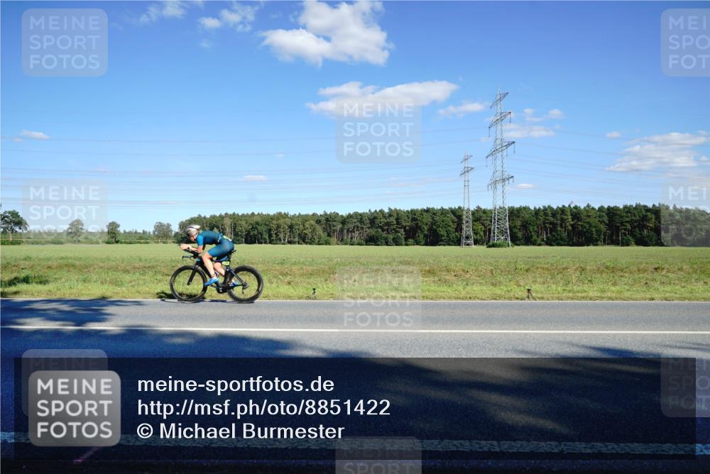 07.09.2025 - 19. Norderstedt Triathlon Michael Burmester http://msf.ph/oto/8851422 07.09.2025 15:42:29 Radfahren 1537 meine-sportfotos.de