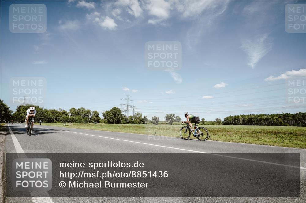 07.09.2025 - 19. Norderstedt Triathlon Michael Burmester http://msf.ph/oto/8851436 07.09.2025 14:25:24 Radfahren 361 meine-sportfotos.de