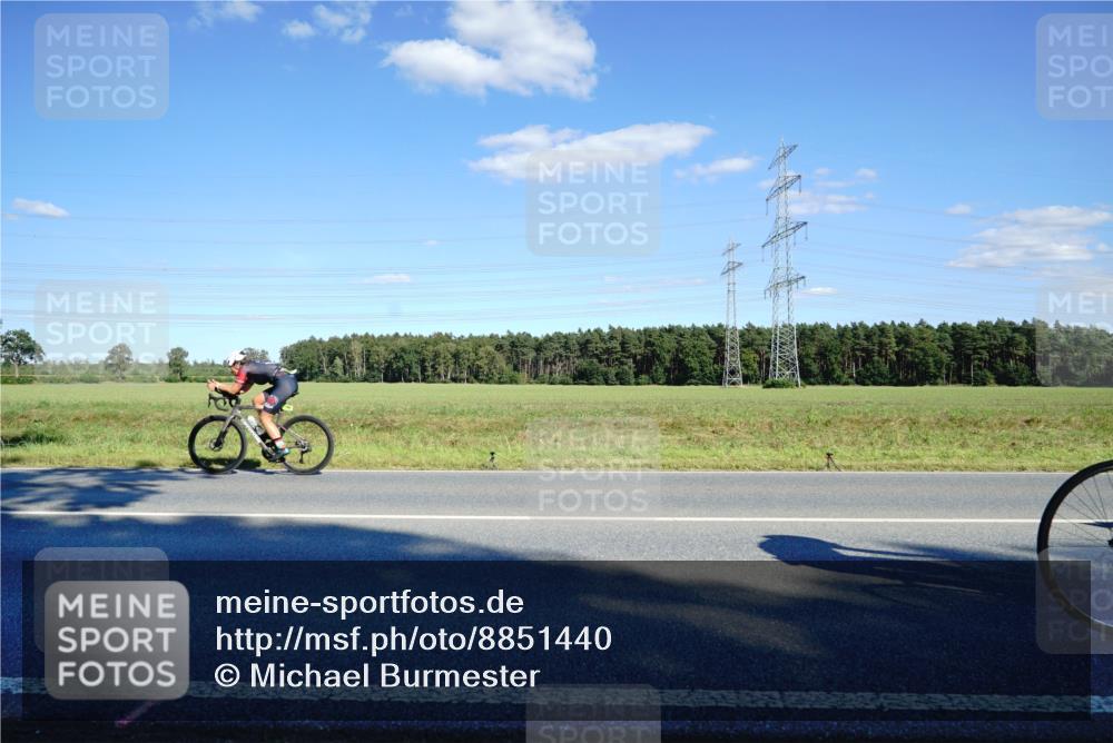 07.09.2025 - 19. Norderstedt Triathlon Michael Burmester http://msf.ph/oto/8851440 07.09.2025 15:42:49 Radfahren 415, 429, 925 meine-sportfotos.de