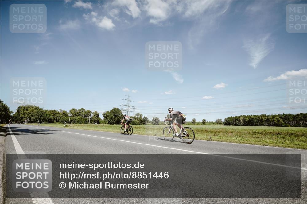 07.09.2025 - 19. Norderstedt Triathlon Michael Burmester http://msf.ph/oto/8851446 07.09.2025 14:25:29 Radfahren 958 meine-sportfotos.de