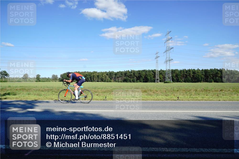 07.09.2025 - 19. Norderstedt Triathlon Michael Burmester http://msf.ph/oto/8851451 07.09.2025 15:42:54 Radfahren 429, 549, 1411, 1427, 1534 meine-sportfotos.de