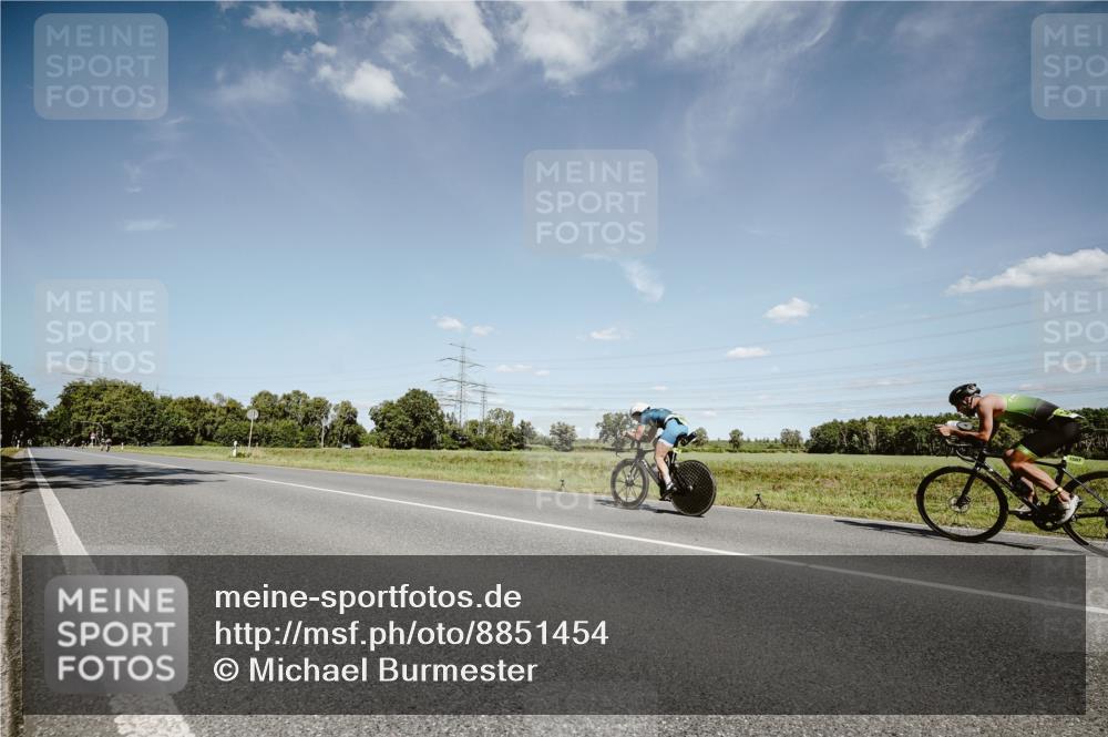 07.09.2025 - 19. Norderstedt Triathlon Michael Burmester http://msf.ph/oto/8851454 07.09.2025 14:25:37 Radfahren 1471 meine-sportfotos.de