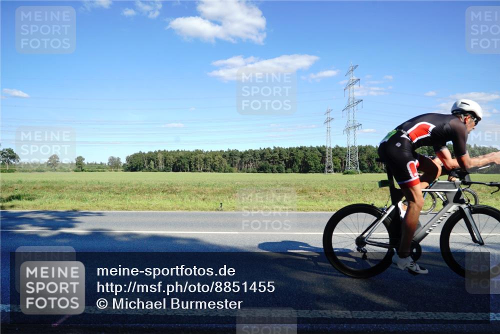 07.09.2025 - 19. Norderstedt Triathlon Michael Burmester http://msf.ph/oto/8851455 07.09.2025 15:42:56 Radfahren 549, 1411, 1427, 1534 meine-sportfotos.de
