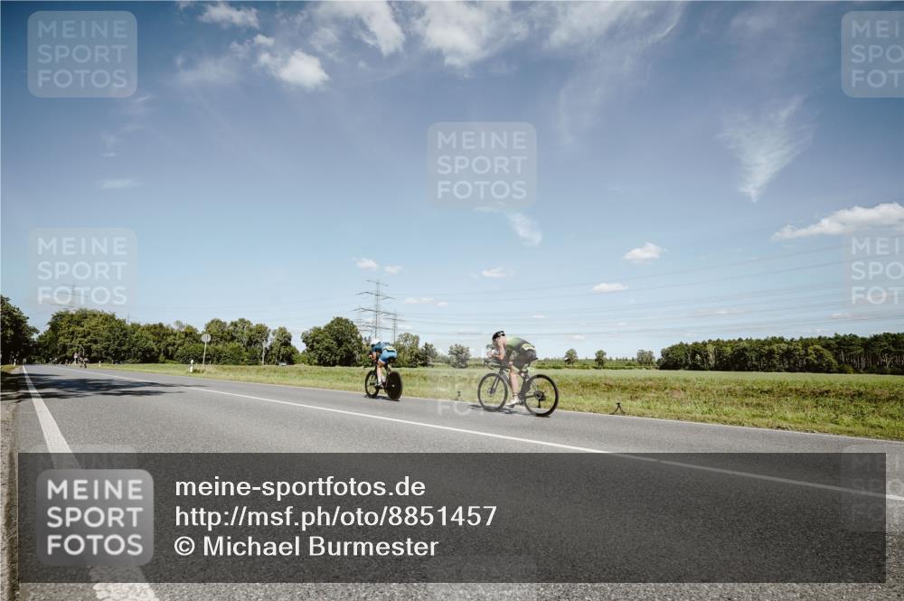 07.09.2025 - 19. Norderstedt Triathlon Michael Burmester http://msf.ph/oto/8851457 07.09.2025 14:25:37 Radfahren 1471 meine-sportfotos.de