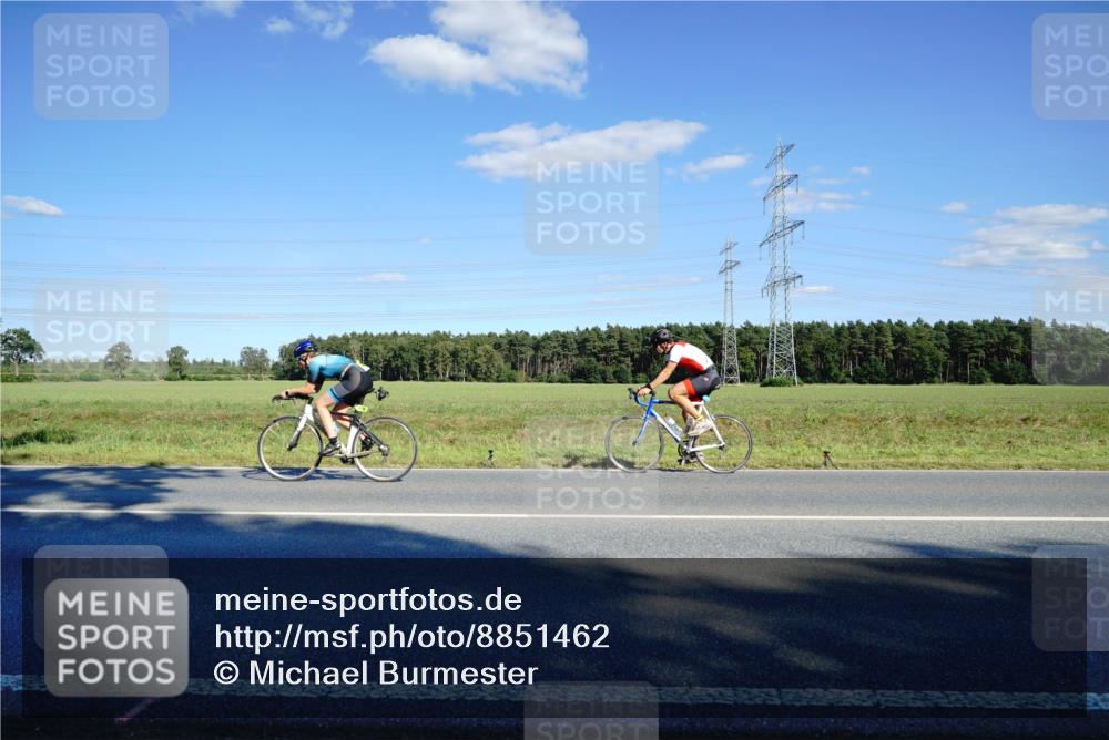 07.09.2025 - 19. Norderstedt Triathlon Michael Burmester http://msf.ph/oto/8851462 07.09.2025 15:43:00 Radfahren 497, 502, 1411 meine-sportfotos.de