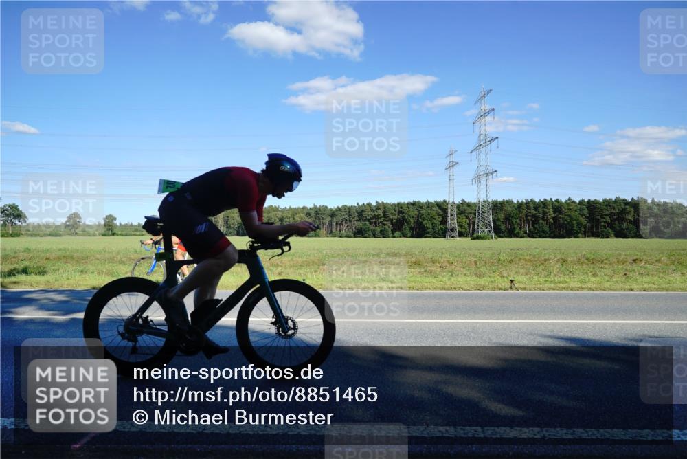 07.09.2025 - 19. Norderstedt Triathlon Michael Burmester http://msf.ph/oto/8851465 07.09.2025 15:43:00 Radfahren 497, 502, 1411 meine-sportfotos.de