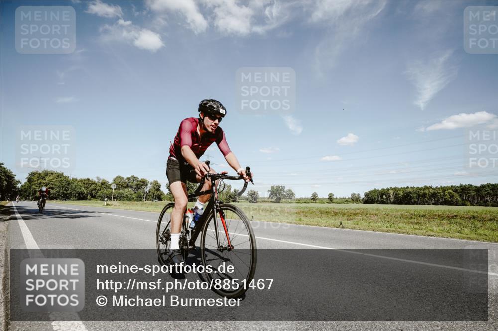 07.09.2025 - 19. Norderstedt Triathlon Michael Burmester http://msf.ph/oto/8851467 07.09.2025 14:26:01 Radfahren 977, 1465 meine-sportfotos.de