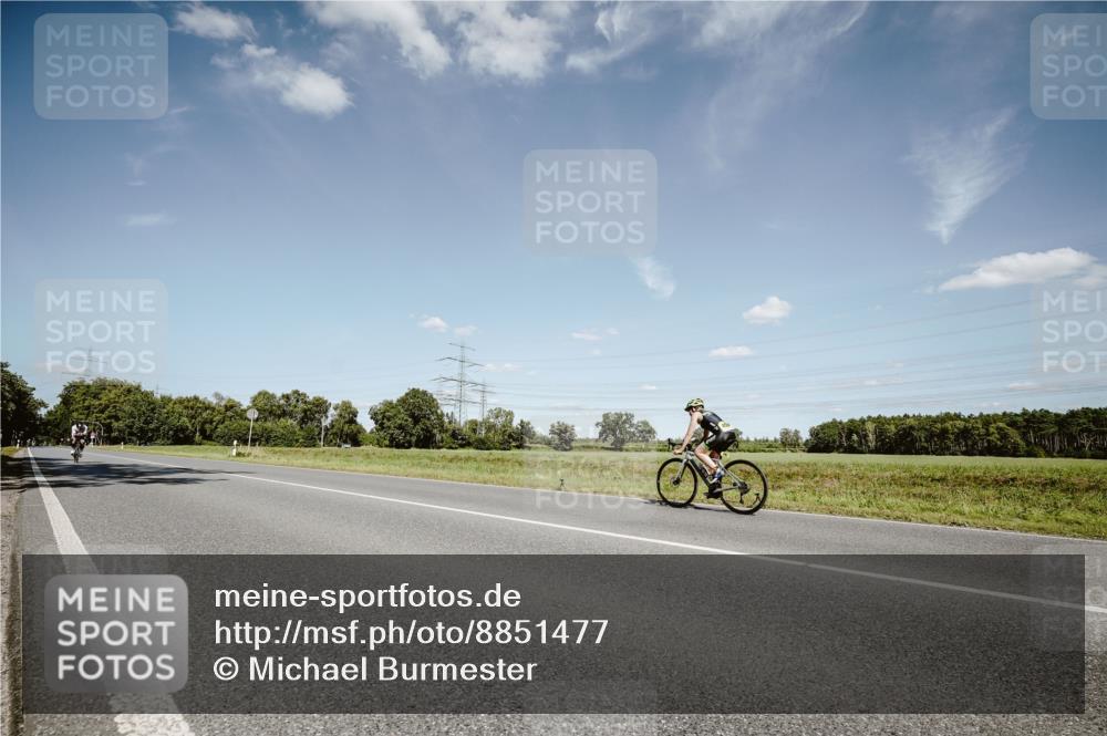 07.09.2025 - 19. Norderstedt Triathlon Michael Burmester http://msf.ph/oto/8851477 07.09.2025 14:26:11 Radfahren 979, 1456 meine-sportfotos.de