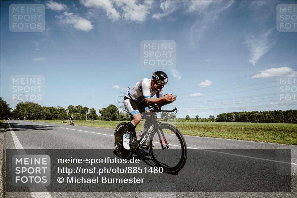 07.09.2025 - 19. Norderstedt Triathlon Michael Burmester http://msf.ph/oto/8851480 07.09.2025 14:26:13 Radfahren 1456 meine-sportfotos.de