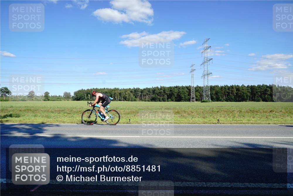 07.09.2025 - 19. Norderstedt Triathlon Michael Burmester http://msf.ph/oto/8851481 07.09.2025 15:43:11 Radfahren 902, 1460, 1524 meine-sportfotos.de