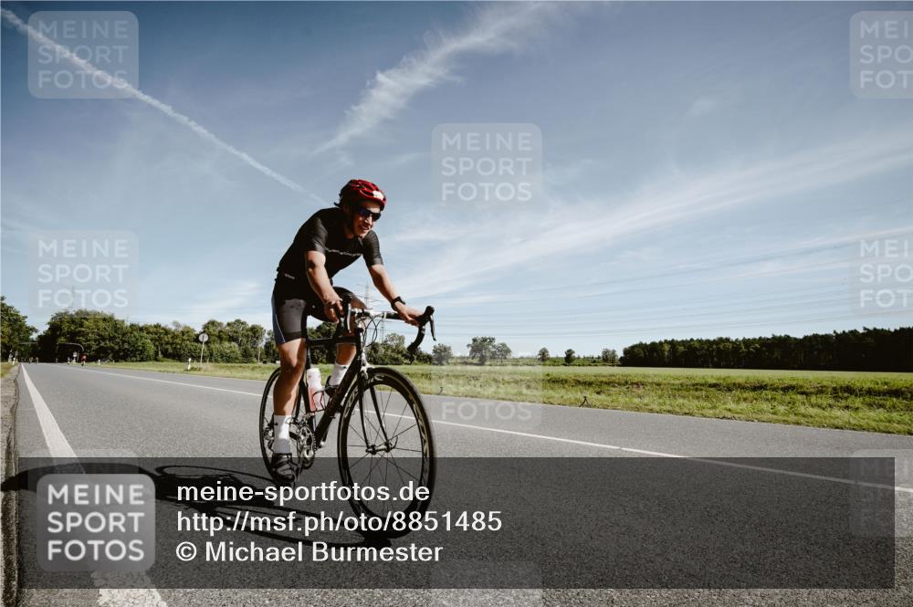 07.09.2025 - 19. Norderstedt Triathlon Michael Burmester http://msf.ph/oto/8851485 07.09.2025 11:22:44 Radfahren 1157, 1184 meine-sportfotos.de