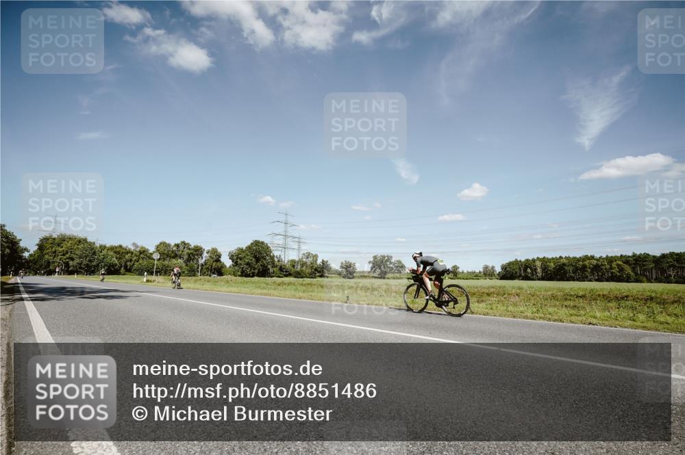 07.09.2025 - 19. Norderstedt Triathlon Michael Burmester http://msf.ph/oto/8851486 07.09.2025 14:26:16 Radfahren 1456 meine-sportfotos.de