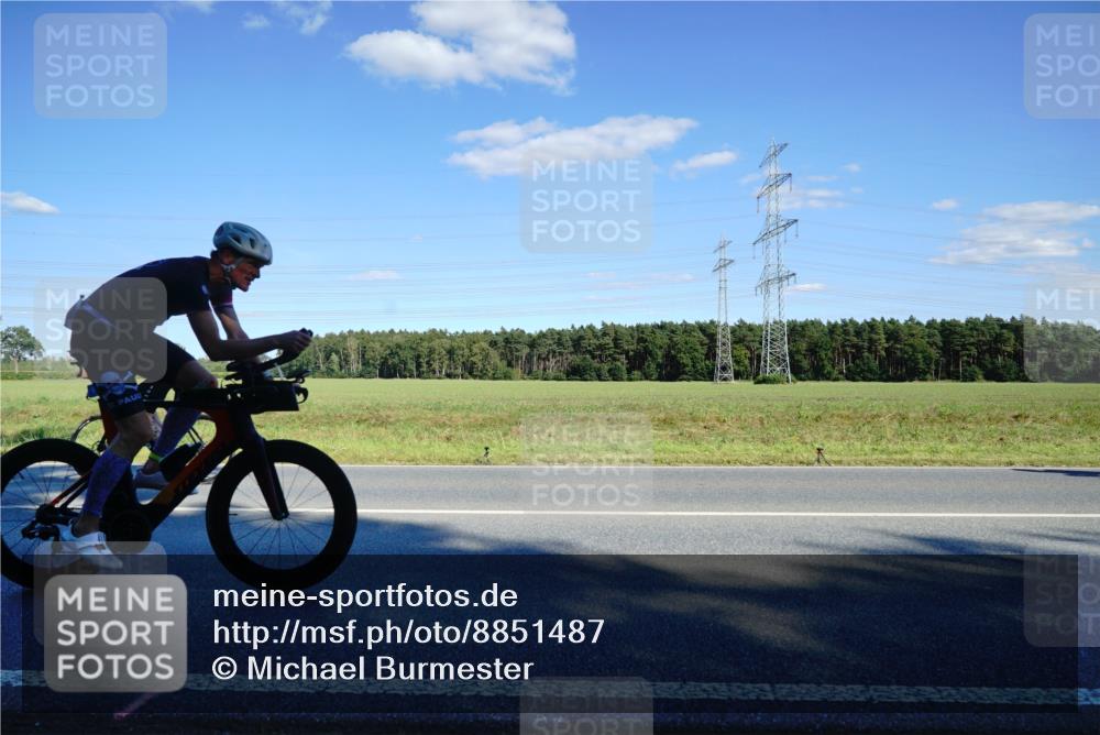 07.09.2025 - 19. Norderstedt Triathlon Michael Burmester http://msf.ph/oto/8851487 07.09.2025 15:43:12 Radfahren 873, 902, 1460 meine-sportfotos.de