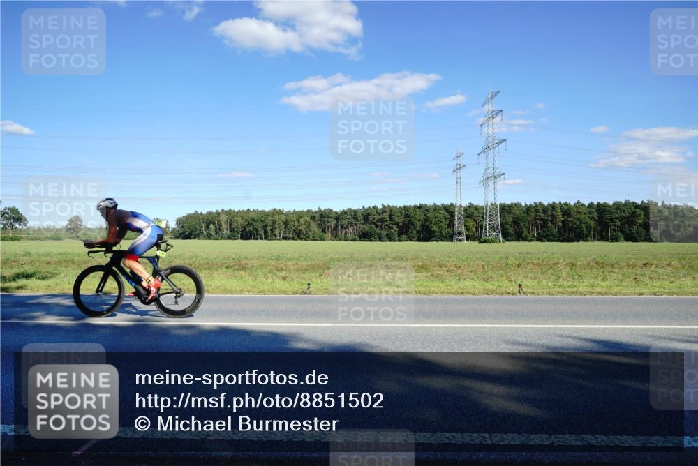 07.09.2025 - 19. Norderstedt Triathlon Michael Burmester http://msf.ph/oto/8851502 07.09.2025 15:43:18 Radfahren 534, 873, 937, 1423 meine-sportfotos.de