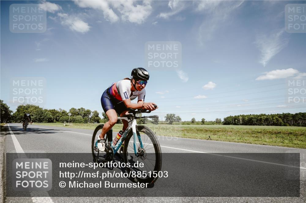 07.09.2025 - 19. Norderstedt Triathlon Michael Burmester http://msf.ph/oto/8851503 07.09.2025 14:26:28 Radfahren 469, 472, 475 meine-sportfotos.de