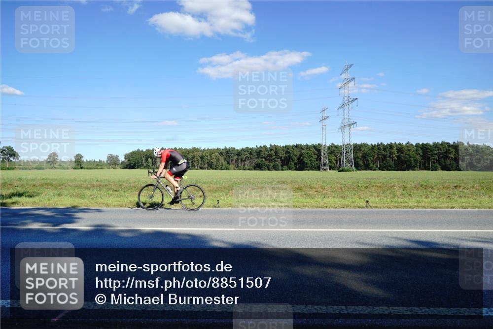 07.09.2025 - 19. Norderstedt Triathlon Michael Burmester http://msf.ph/oto/8851507 07.09.2025 15:43:21 Radfahren 524, 1423 meine-sportfotos.de