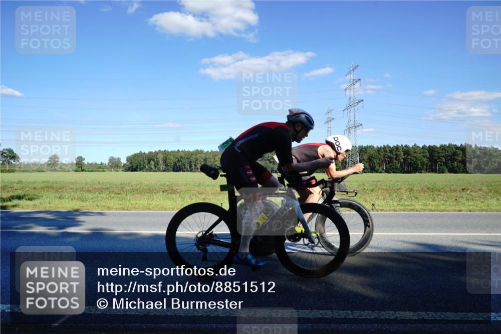 07.09.2025 - 19. Norderstedt Triathlon Michael Burmester http://msf.ph/oto/8851512 07.09.2025 15:43:24 Radfahren 505, 521, 524, 1410 meine-sportfotos.de