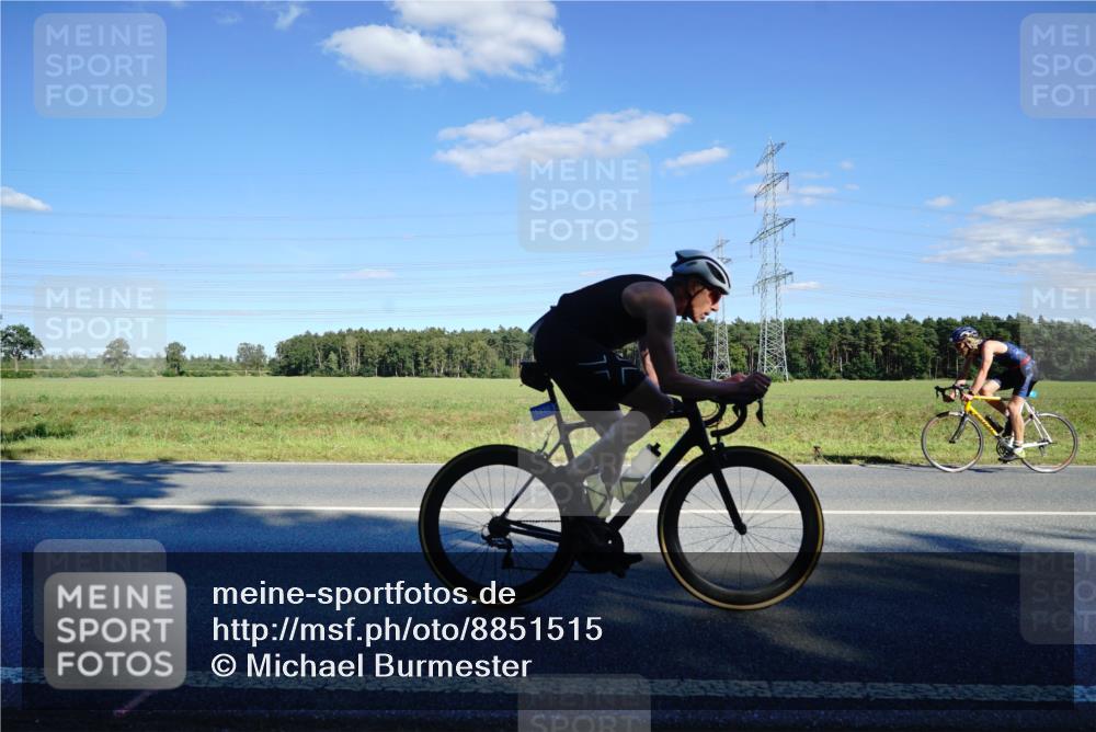 07.09.2025 - 19. Norderstedt Triathlon Michael Burmester http://msf.ph/oto/8851515 07.09.2025 15:43:26 Radfahren 505, 521, 524, 547, 949, 1410, 1437 meine-sportfotos.de