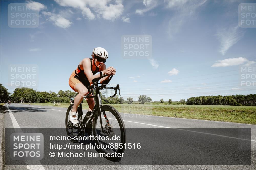 07.09.2025 - 19. Norderstedt Triathlon Michael Burmester http://msf.ph/oto/8851516 07.09.2025 14:26:41 Radfahren 1001 meine-sportfotos.de