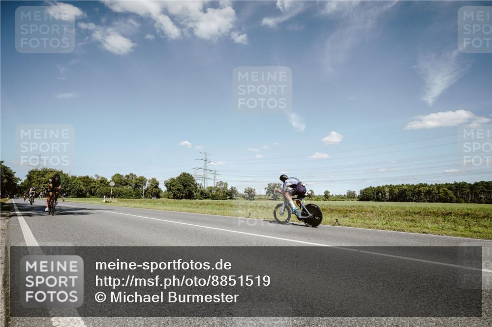 07.09.2025 - 19. Norderstedt Triathlon Michael Burmester http://msf.ph/oto/8851519 07.09.2025 14:26:45 Radfahren 900, 1042 meine-sportfotos.de