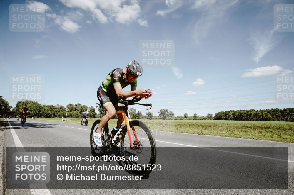 07.09.2025 - 19. Norderstedt Triathlon Michael Burmester http://msf.ph/oto/8851523 07.09.2025 14:26:46 Radfahren 900, 1042 meine-sportfotos.de