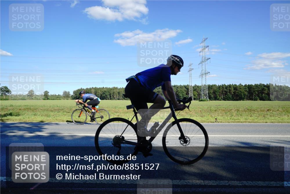 07.09.2025 - 19. Norderstedt Triathlon Michael Burmester http://msf.ph/oto/8851527 07.09.2025 15:43:31 Radfahren 399, 493, 519, 547, 903, 949, 957, 1420, 1437, 1486 meine-sportfotos.de