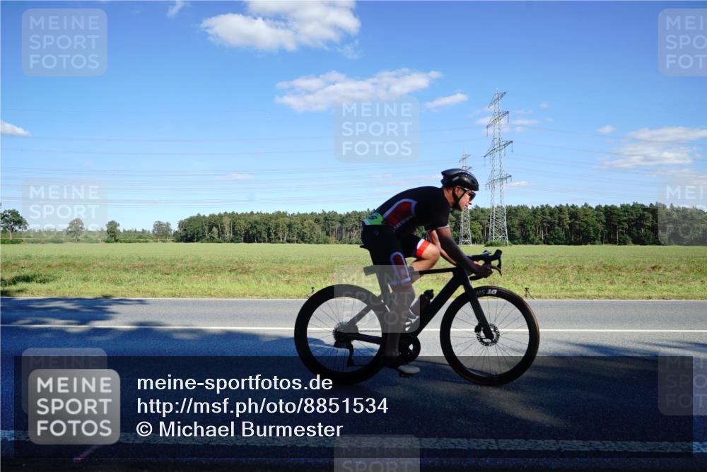 07.09.2025 - 19. Norderstedt Triathlon Michael Burmester http://msf.ph/oto/8851534 07.09.2025 15:43:35 Radfahren 399, 493, 546, 957, 1420 meine-sportfotos.de