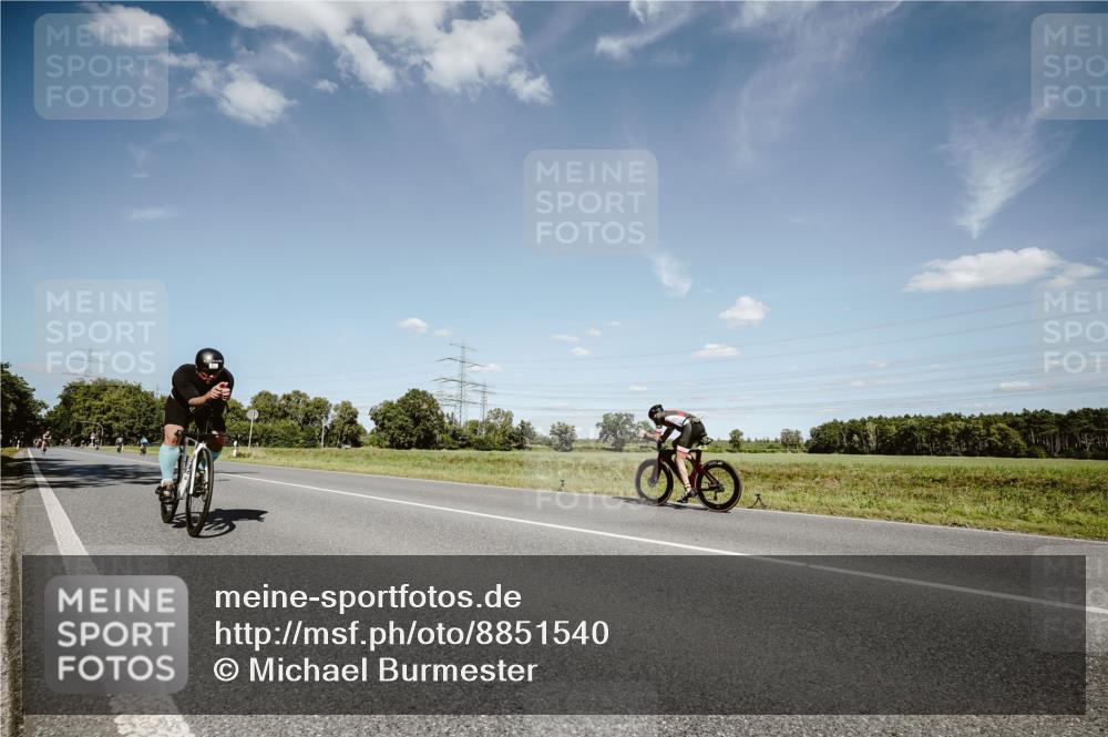 07.09.2025 - 19. Norderstedt Triathlon Michael Burmester http://msf.ph/oto/8851540 07.09.2025 14:26:54 Radfahren 972 meine-sportfotos.de