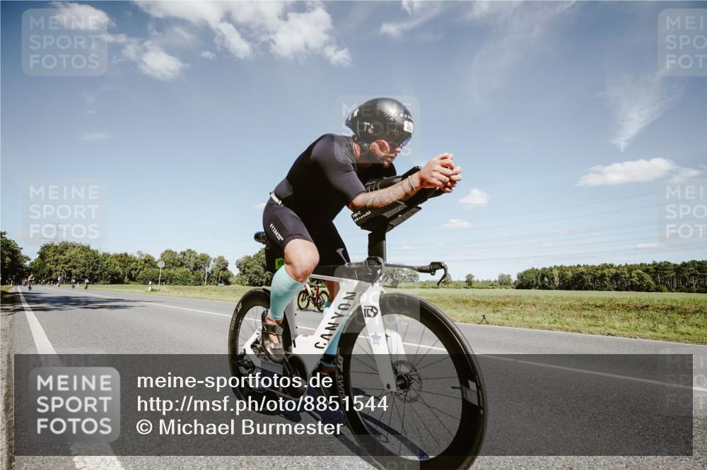 07.09.2025 - 19. Norderstedt Triathlon Michael Burmester http://msf.ph/oto/8851544 07.09.2025 14:26:54 Radfahren 972 meine-sportfotos.de