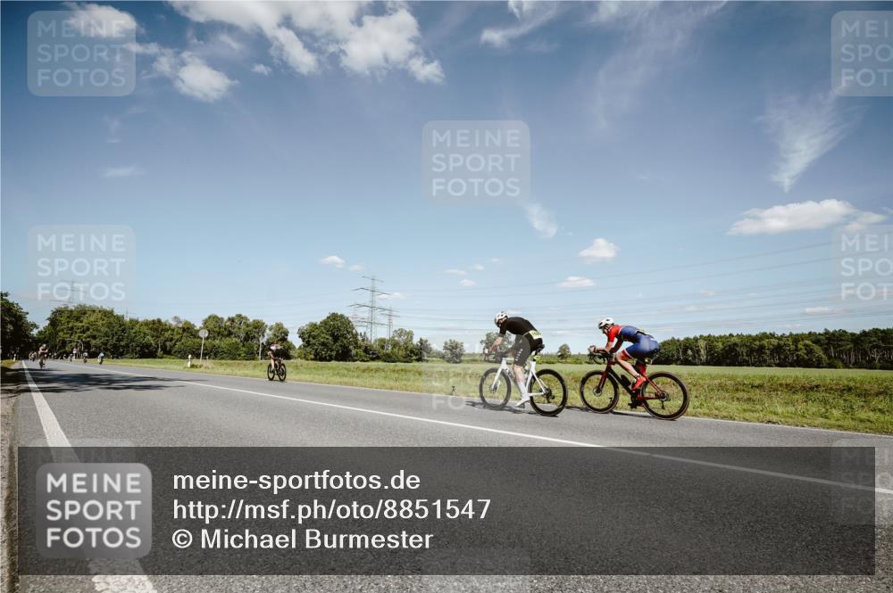 07.09.2025 - 19. Norderstedt Triathlon Michael Burmester http://msf.ph/oto/8851547 07.09.2025 14:26:55 Radfahren 450, 972 meine-sportfotos.de